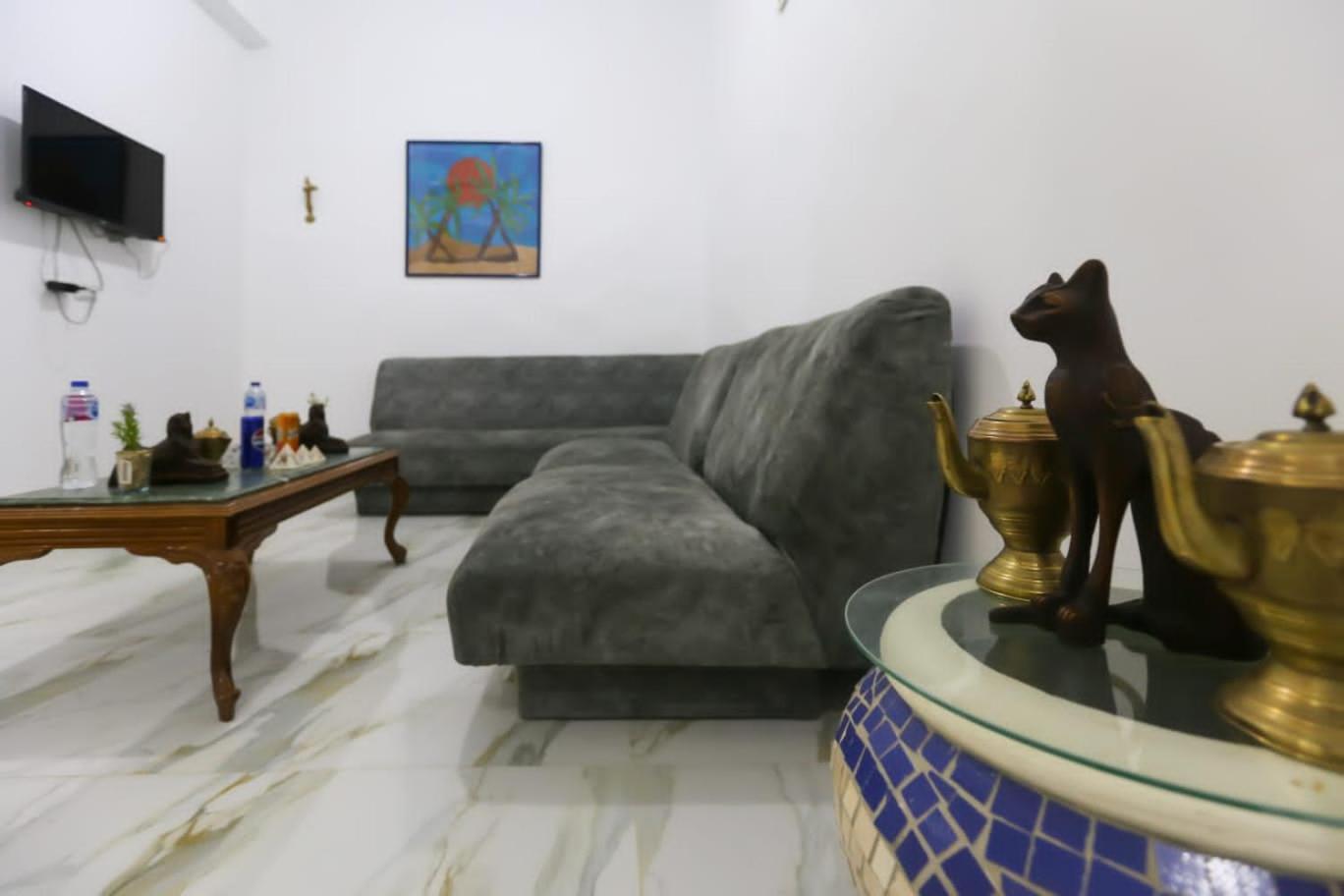 Magic Pyramids Apartment